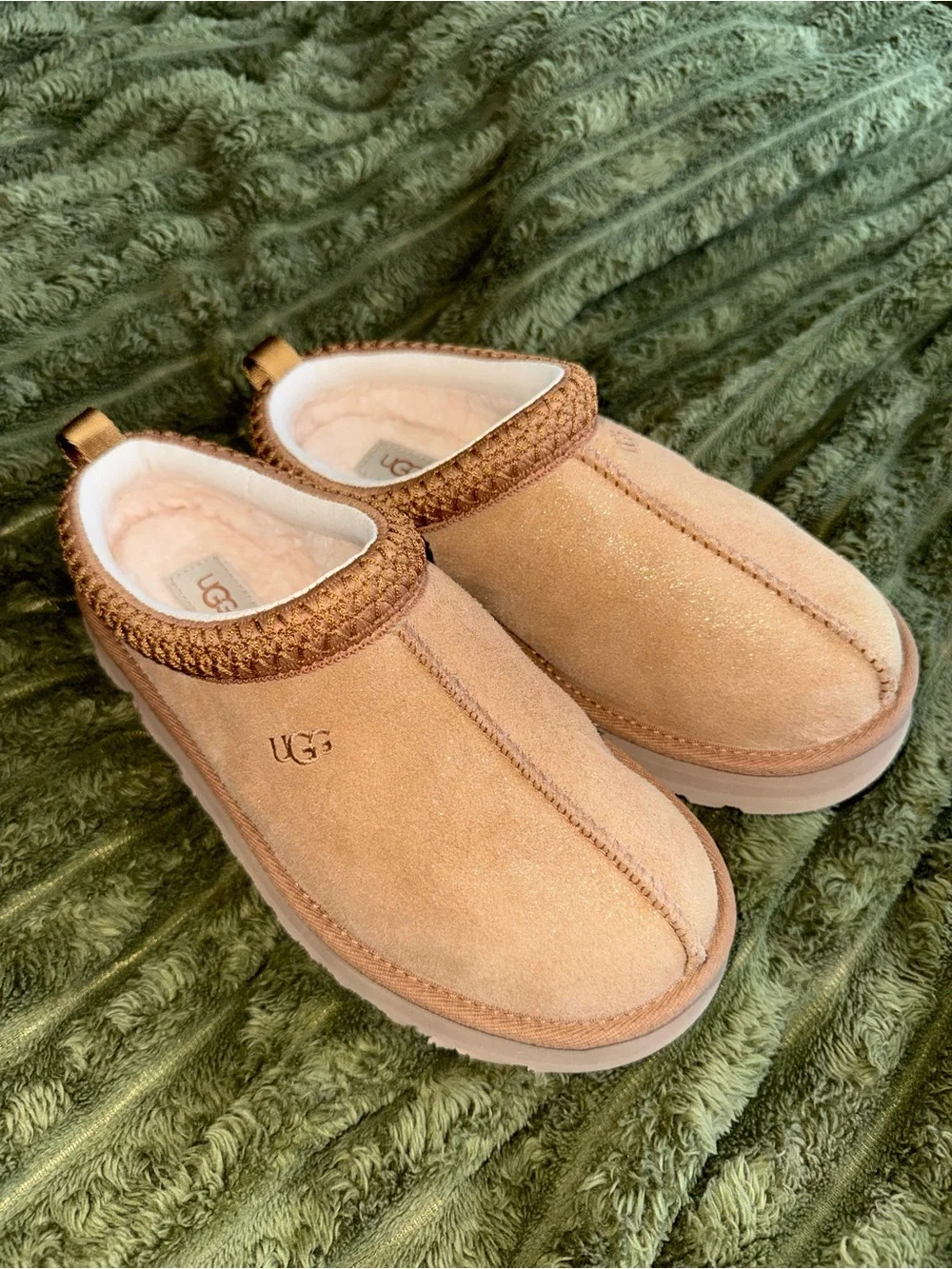 UGG Tazz Dazzle Kids Glitter Slippers - Gold - Size Kid 4